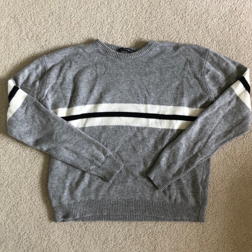 Brandy Melville Grey Crewneck Sweater